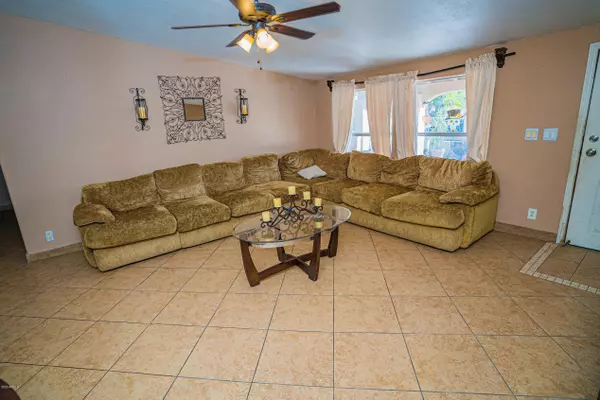 Tolleson, AZ 85353,5204 S 109TH Drive