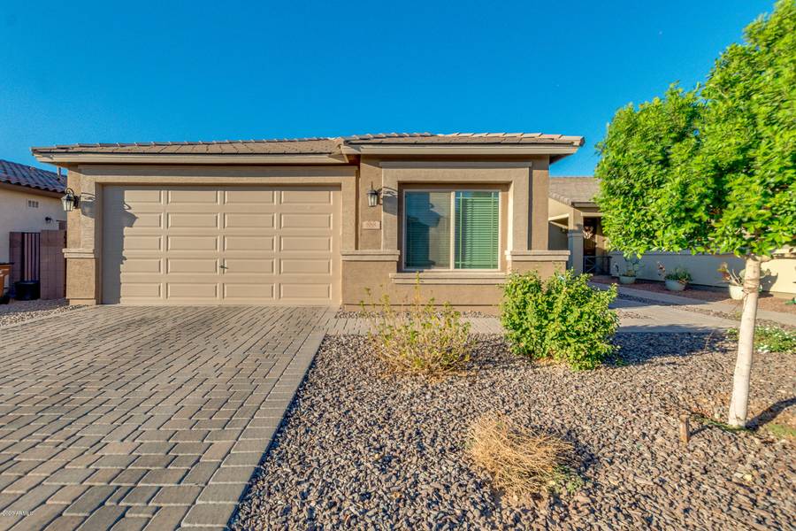 888 W SISSO TREE Avenue, San Tan Valley, AZ 85140