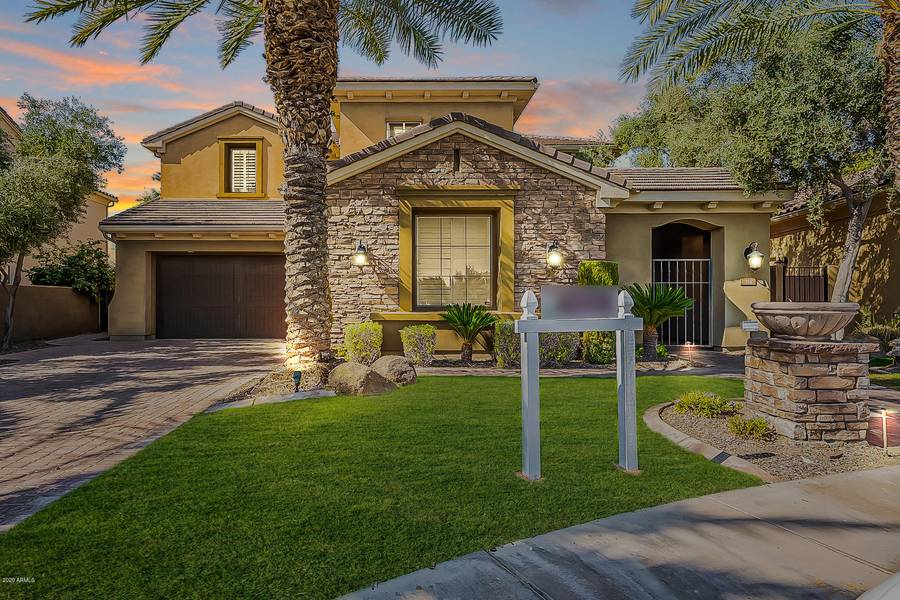 310 W NEW DAWN Drive, Chandler, AZ 85248