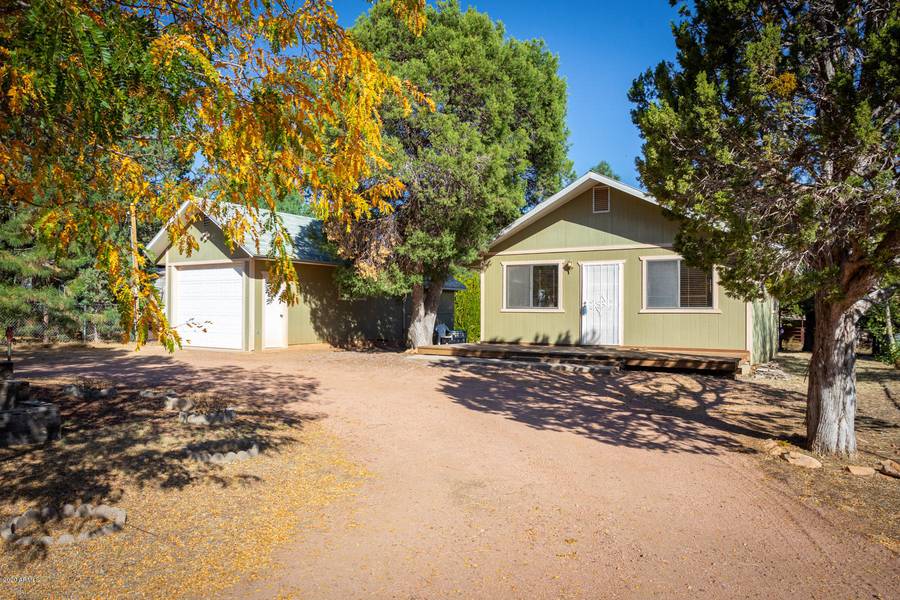 2138 FISHERMANS Road, Overgaard, AZ 85933