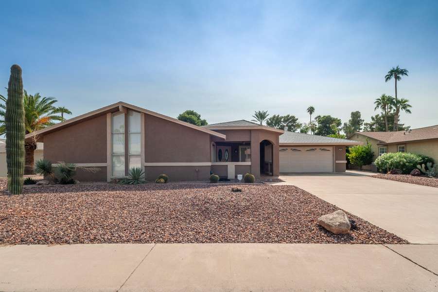 9801 W PINECREST Drive, Sun City, AZ 85351