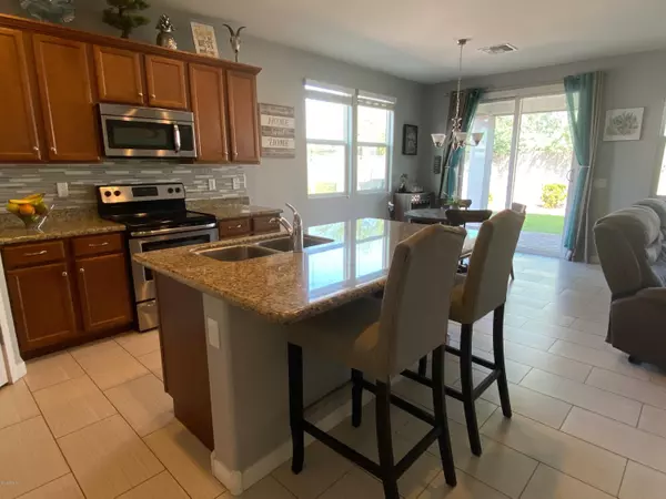 Phoenix, AZ 85022,2040 E PARADISE Lane