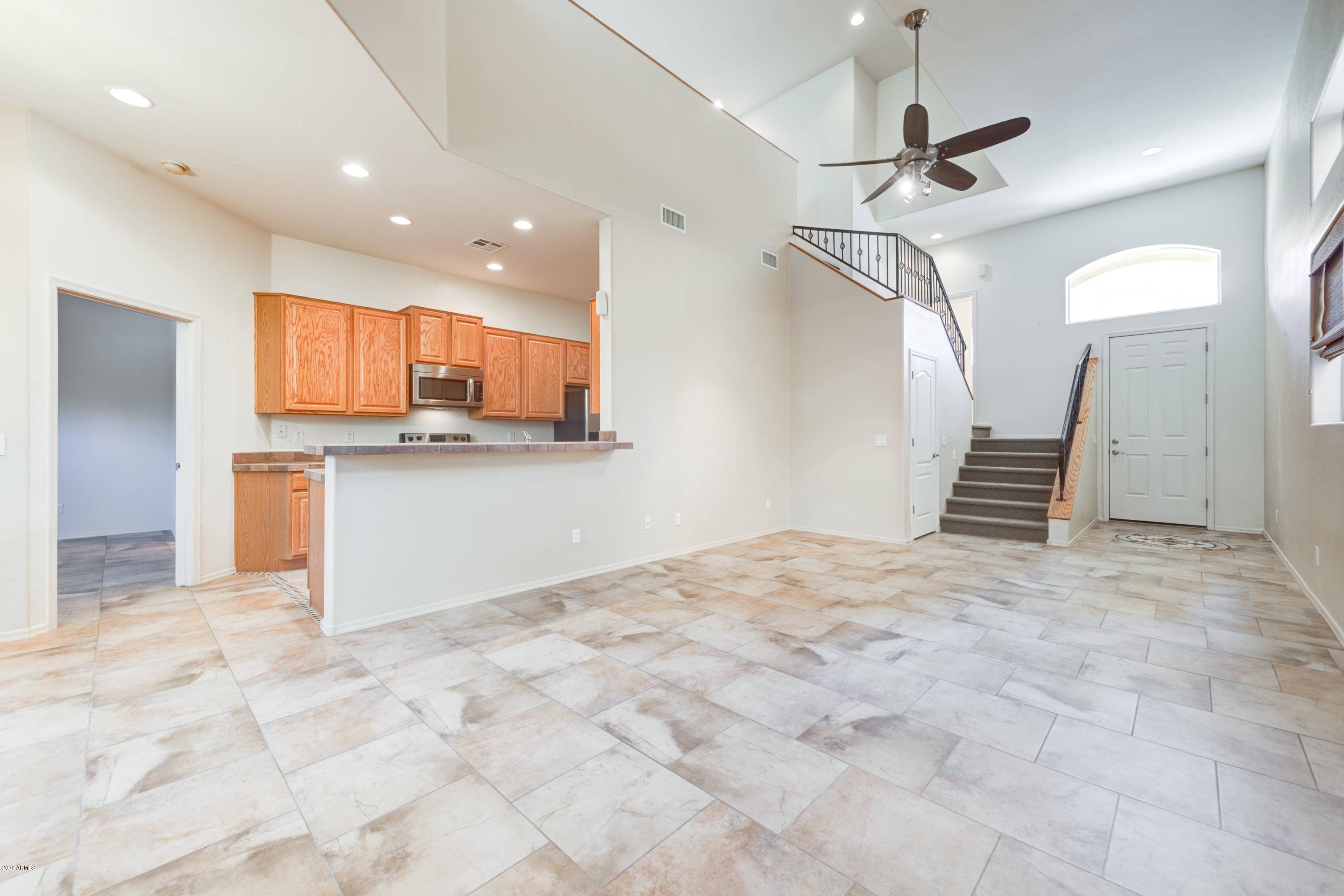 Phoenix, AZ 85024,19226 N CAVE CREEK Road #121