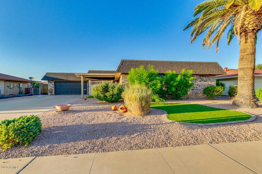 9818 W PINEAIRE Drive, Sun City, AZ 85351