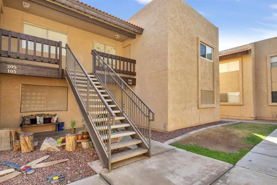 520 N STAPLEY Drive #106, Mesa, AZ 85203