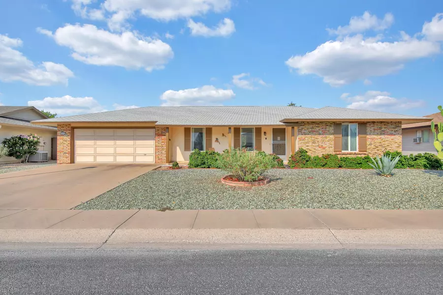 10528 W TUMBLEWOOD Drive, Sun City, AZ 85351