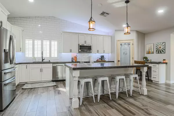 Mesa, AZ 85208,7308 E DRUMMER Avenue