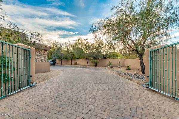 Paradise Valley, AZ 85253,7610 N MOCKINGBIRD Lane