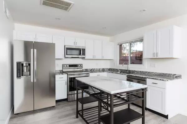 2855 E FAIRMOUNT Avenue, Phoenix, AZ 85016