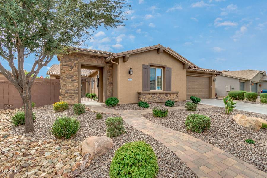 671 W LEATHERWOOD Avenue, San Tan Valley, AZ 85140