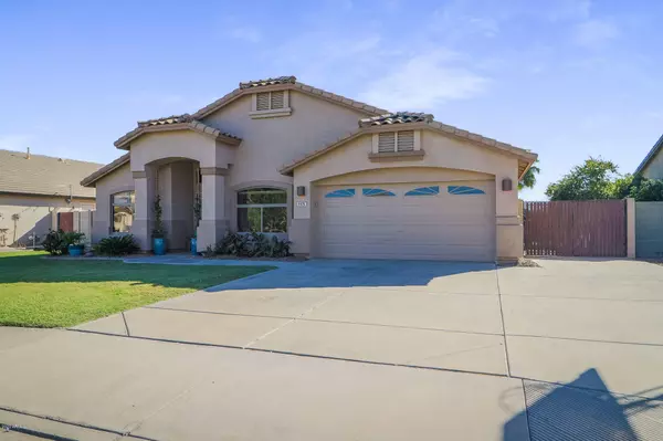 4475 E RUNAWAY BAY Drive, Chandler, AZ 85249