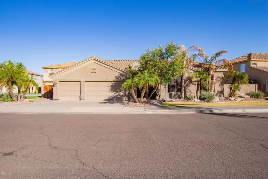 3671 S BARBERRY Place, Chandler, AZ 85248