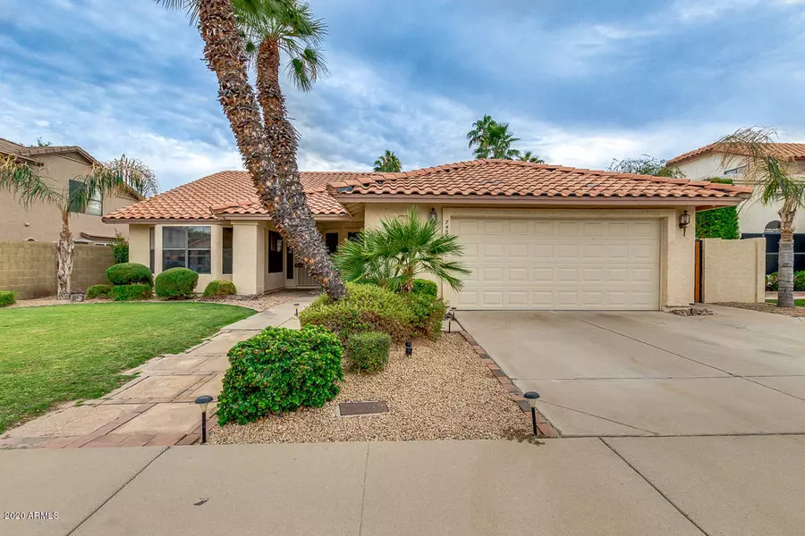 7409 W KRISTAL Way, Glendale, AZ 85308