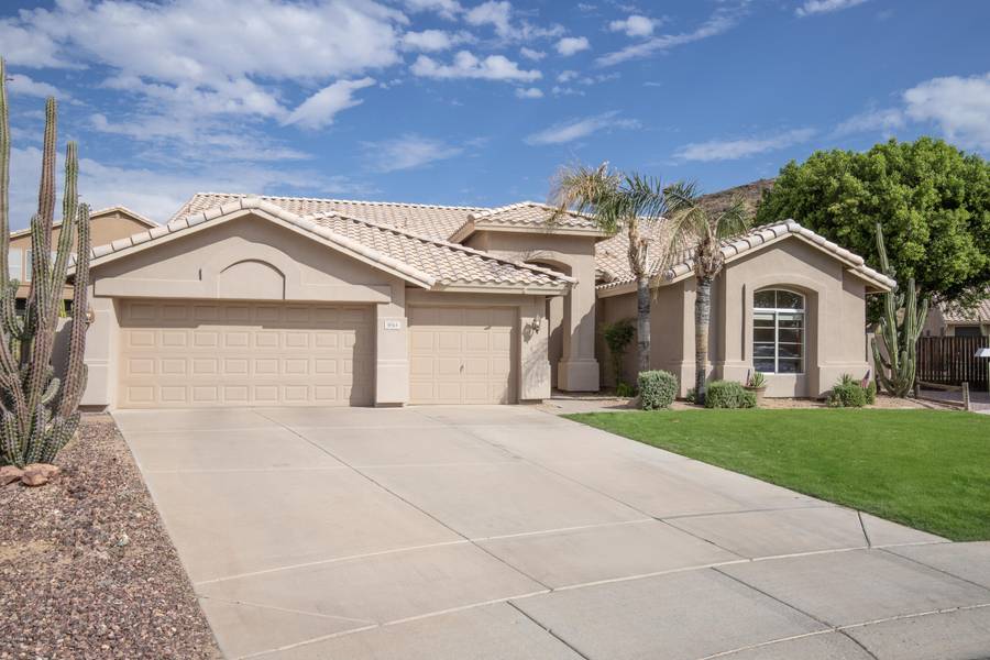 5944 W CREST Lane, Glendale, AZ 85310