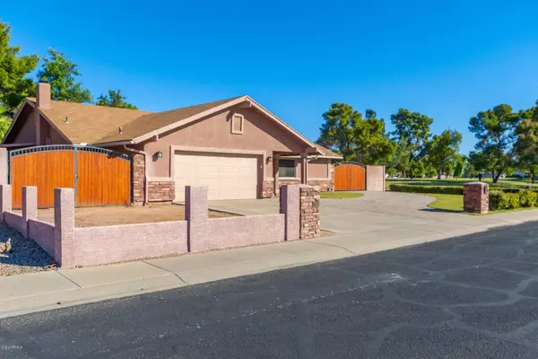 Phoenix, AZ 85053,3902 W GELDING Drive