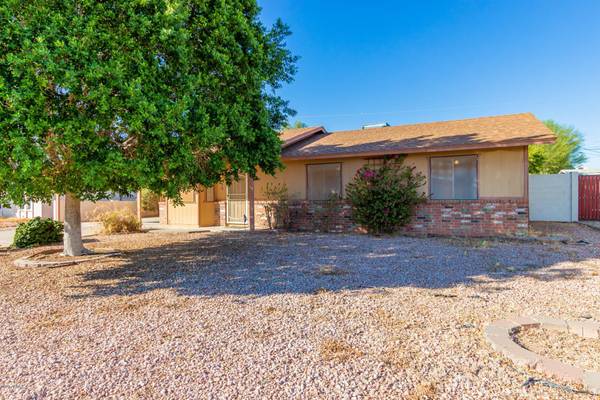 Apache Junction, AZ 85119,550 E QUAIL Avenue