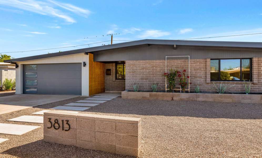 3813 E LAUREL Lane E, Phoenix, AZ 85028