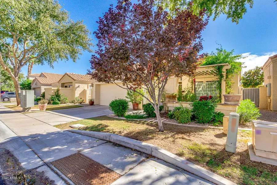 233 E VAUGHN Avenue, Gilbert, AZ 85234