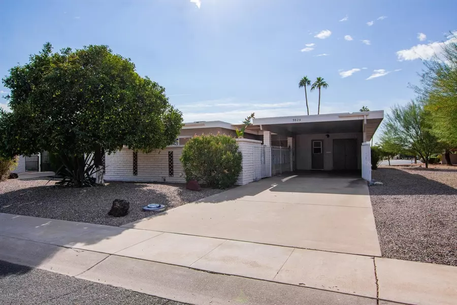 9825 W LANCASTER Drive, Sun City, AZ 85351