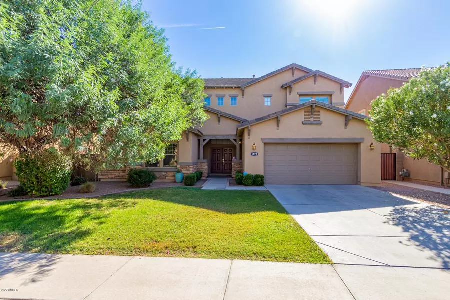 1379 E CANYON CREEK Drive, Gilbert, AZ 85295