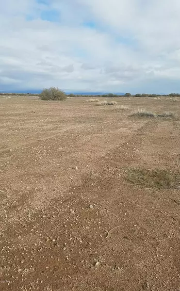 2510 N Saddle Court #26, Tonopah, AZ 85354