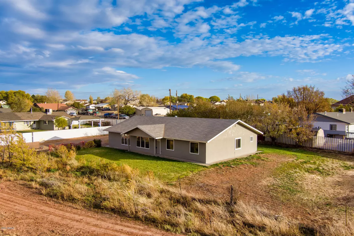 Taylor, AZ 85939,645 LOVE LAKE Circle