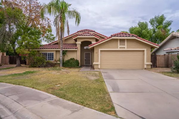 814 E PRINCETON Avenue, Gilbert, AZ 85234