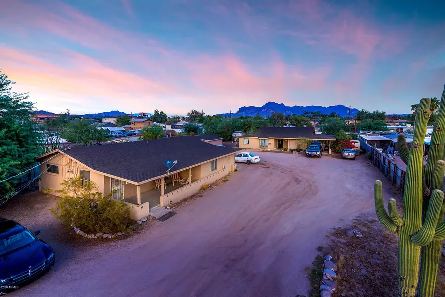 225 S GRAND Drive, Apache Junction, AZ 85120