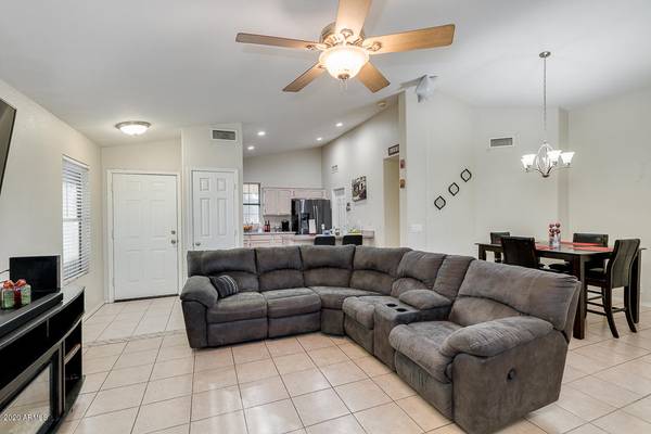 Chandler, AZ 85225,541 N SOHO Lane