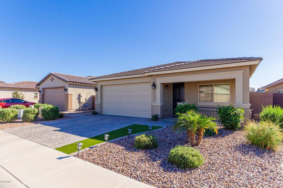 915 W SISSO TREE Avenue, San Tan Valley, AZ 85140