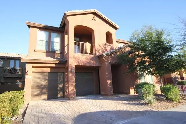 3027 S JOSHUA TREE Lane, Gilbert, AZ 85295