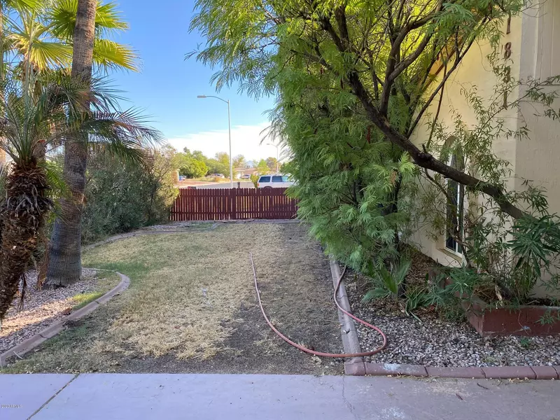 1831 E EL MORO Avenue, Mesa, AZ 85204