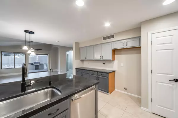 Queen Creek, AZ 85144,1667 W QUICK DRAW Way