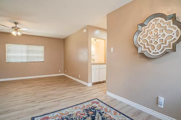 Phoenix, AZ 85014,1321 E WELDON Avenue