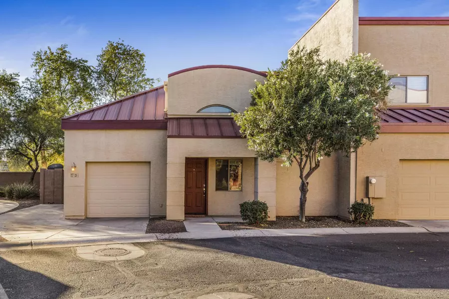 1015 S VAL VISTA Drive #21, Mesa, AZ 85204