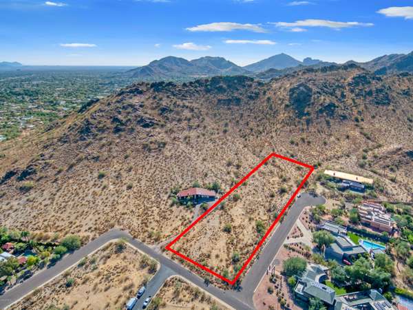 Phoenix, AZ 85028,43 E Fanfol Drive #-