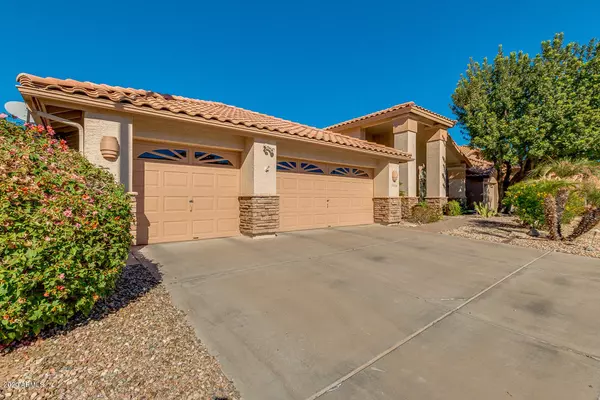 1008 W SHERRI Drive, Gilbert, AZ 85233