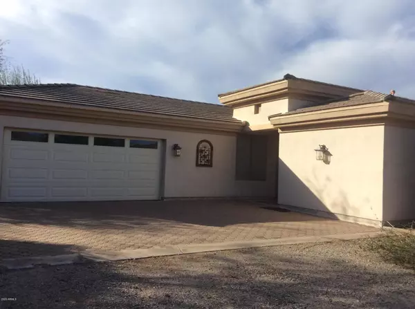 33250 S SUMMIT Drive, Black Canyon City, AZ 85324