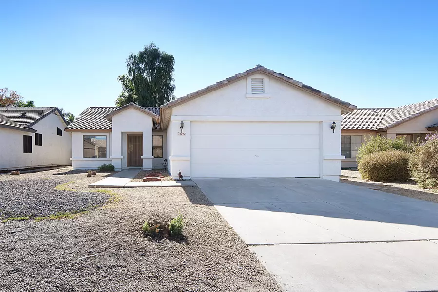 2297 E STOTTLER Drive, Gilbert, AZ 85296