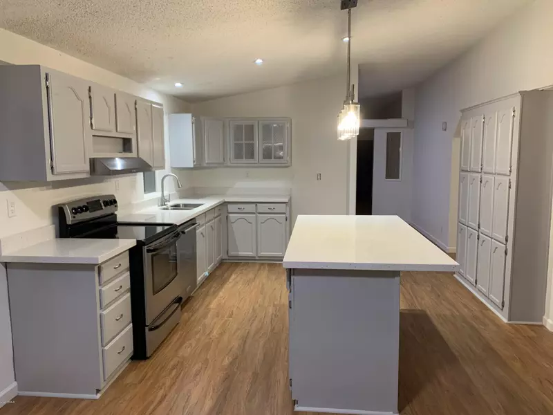655 E 29TH Lane, Apache Junction, AZ 85119