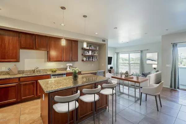 525 W LAKESIDE Drive #105,  Tempe,  AZ 85281