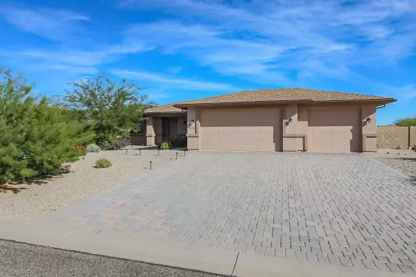 26355 S ROXIE Lane, Congress, AZ 85332