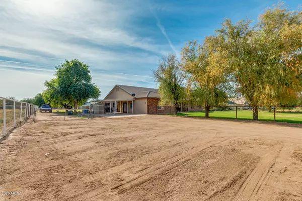 San Tan Valley, AZ 85140,4923 E BEEHIVE Road