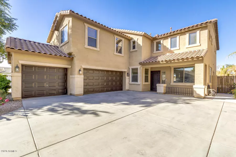 942 W HOLSTEIN Trail, San Tan Valley, AZ 85143