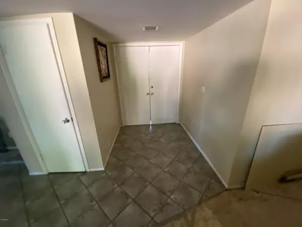 Phoenix, AZ 85022,2250 E KATHLEEN Road