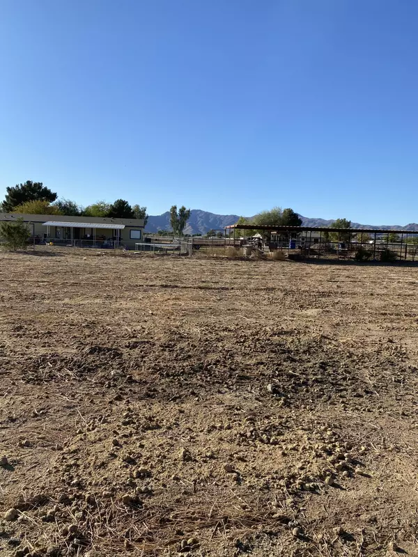 Waddell, AZ 85355,175 W OCOTILLO Road #-