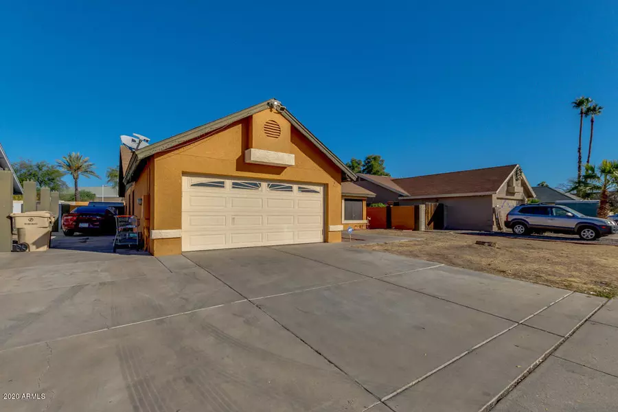 6216 W NORTH Lane, Glendale, AZ 85302