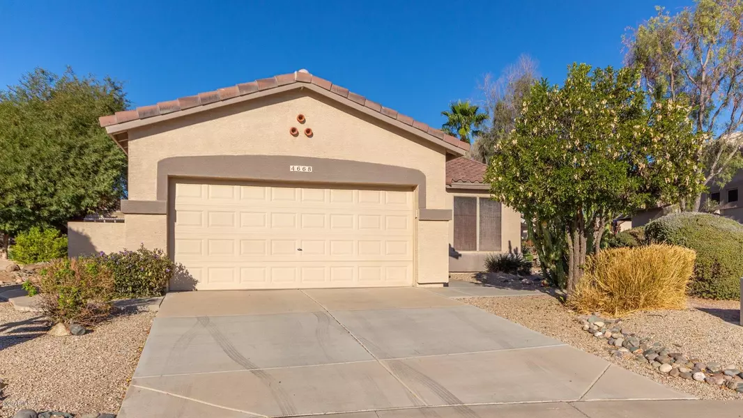 4668 E PEARTREE Lane, Gilbert, AZ 85298