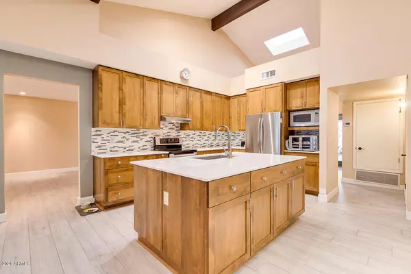 Scottsdale, AZ 85258,10490 E TOPAZ Circle