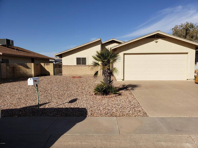 430 W Rosal Avenue, Apache Junction, AZ 85120